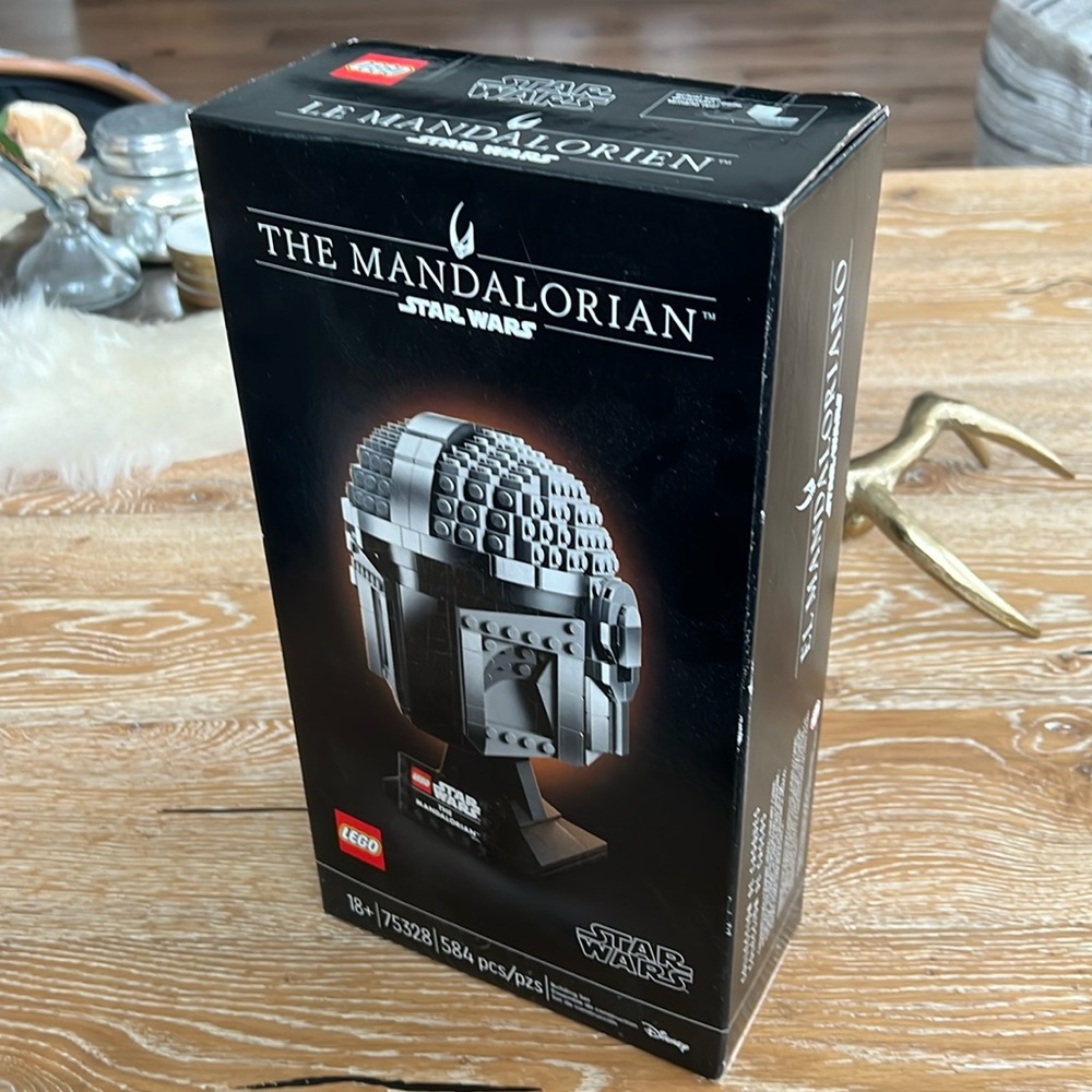 LEGO Star Wars Collection: The Mandalorian Helmet (75328) NEW *Sealed in Box*
